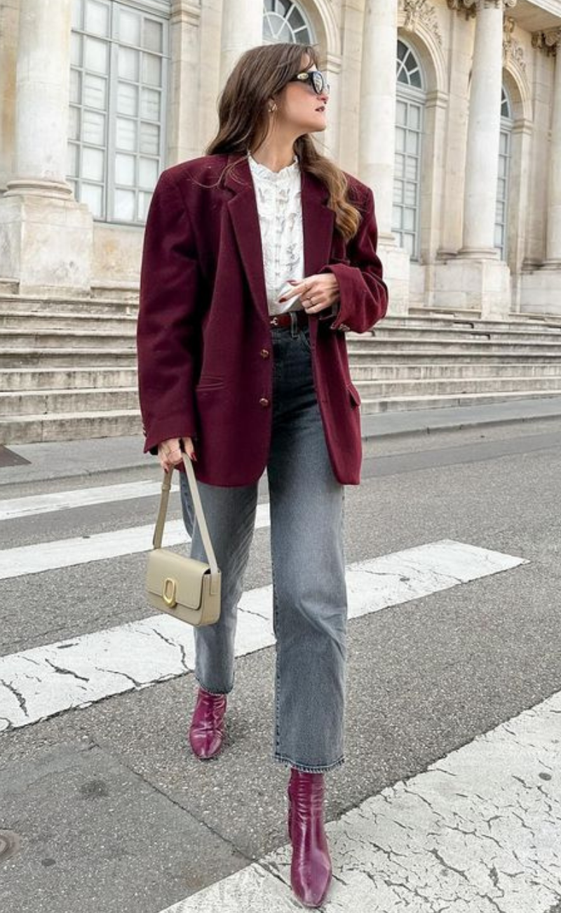 look-com-blazer-burgundy-e-calça-jeans
