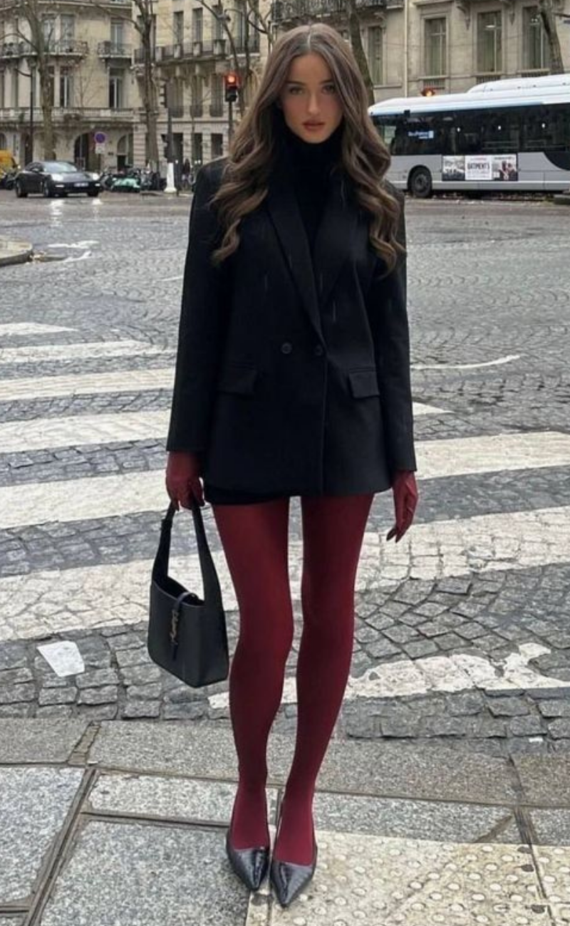 look-com-meia-calça-burgundy-e-blazer
