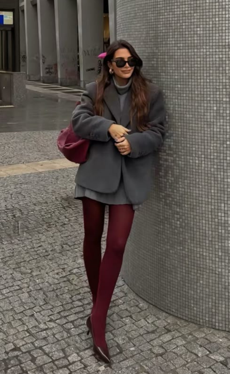 look-com-meia-calça-burgundy