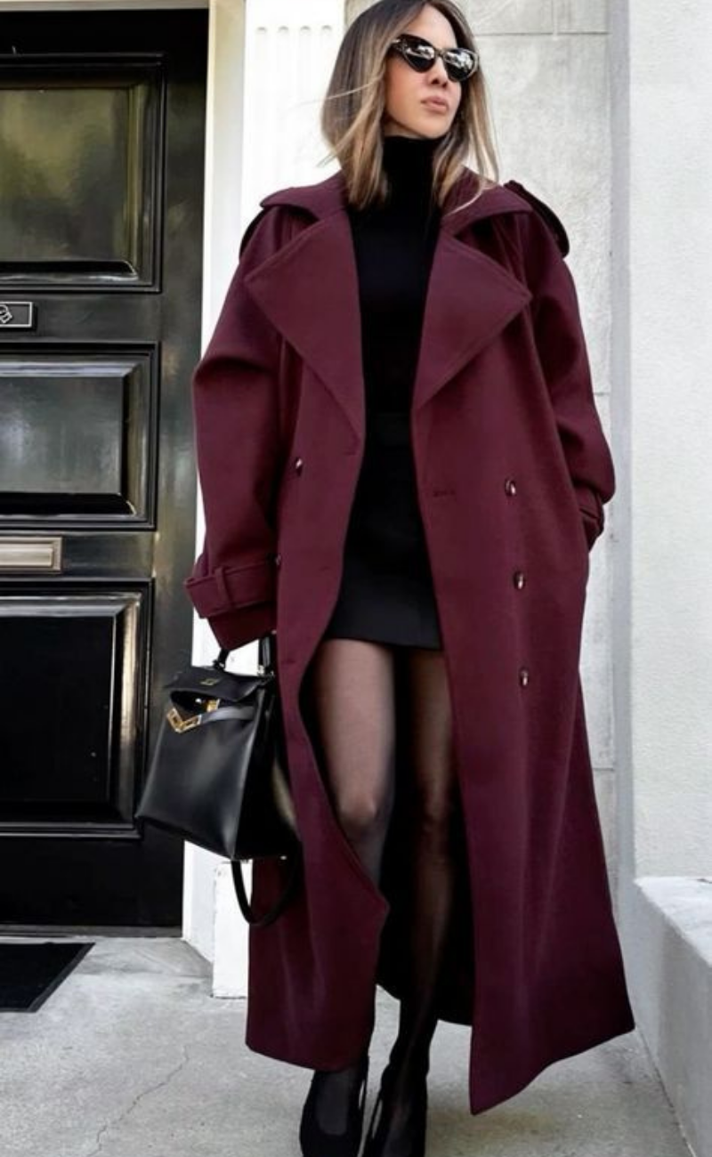 look-com-trench-coat-alongado-burgundy-e-vestido