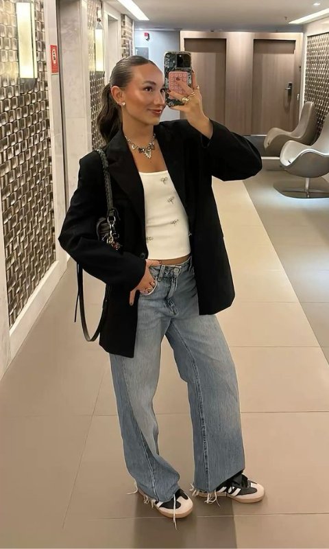 look-calça-jeans-reta-com-blazer-look-faculdade