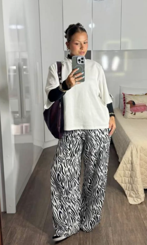 look-camiseta-e-blusa-gola-alta