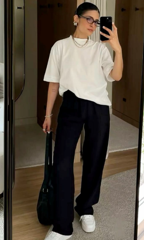 look-faculdade-blusa-camiseta-branca-calça-pantalona-preta